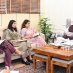 हरेला पर्व पर पिछली बार से अधिक संख्या में फलदार पौधे लगाने के निर्देश; ग्राम्य विकास विभाग को पर्यावरणीय भागीदारी बढ़ाने को कहा गया।