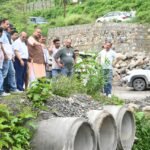सुरक्षा दीवार और प्रोटेक्शन नेट का निर्माण समयबद्ध पूरा करने के निर्देश: गणेश जोशी
