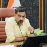 निर्वाचन आयोग के दिशा-निर्देशों के अनुरूप प्रत्येक प्रकरण में प्रक्रिया पूरी करें: डीएम