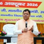 सीएम धामी ने मुख्य सेवक सदन में अनुसूचित जाति एवं अनुसूचित जनजाति समुदाय के लोगों से किया संवाद
