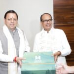 मुख्यमंत्री धामी ने उत्तराखंड के सड़क एवं सेतु निर्माण प्रस्तावों को शीघ्र स्वीकृति दिलाने में सहयोग के आश्वासन पर केंद्रीय मंत्री शिवराज सिंह चौहान का जताया आभार